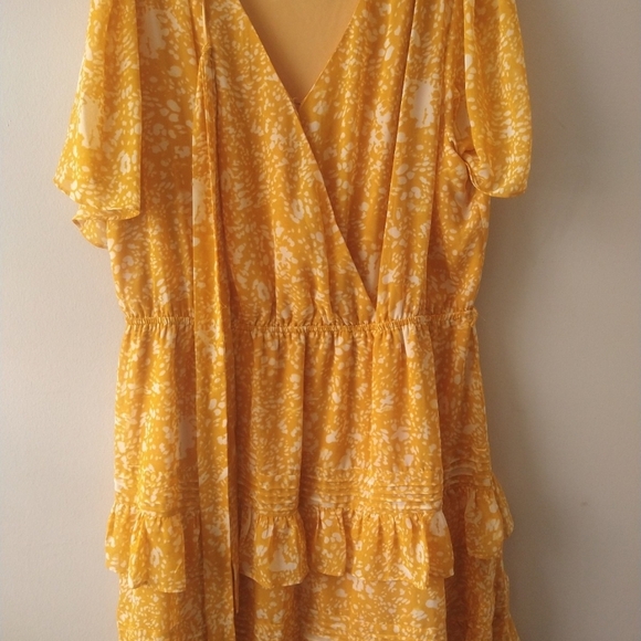 Simply Vera Vera Wang Yellow Patterned Mini Dress - Picture 1 of 1